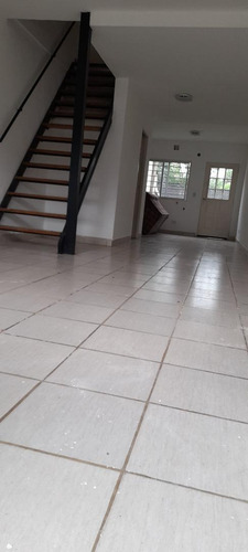 Imagen 18 de 25 de Amplio, Luminoso Duplex En Venta, La Lonja, Pilar