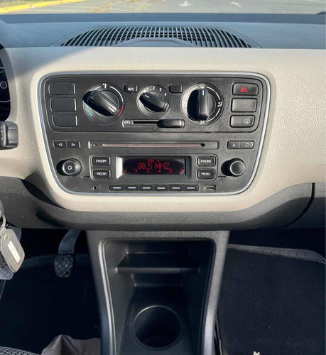 Imagen 6 de 15 de Volkswagen Up! 2016 1.0 Move Up! 75cv 3 P