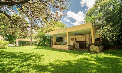 Exclusiva Residencia En Mansa- Ref: 360