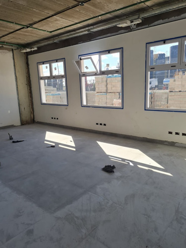 Nave Industrial 2.000 M2 A Estrenar