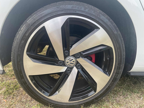 Imagen 8 de 10 de Volkswagen Golf 2018 2.0 Gti Tsi App Connect