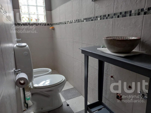 Casa En Venta 3 Dormitorios, Pileta Barrio Alejandro Centeno