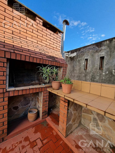 Casa Venta Refinerias Rosario Al Frente Con Cochera, Terraza Parrilero, 2 Baños, Cochera