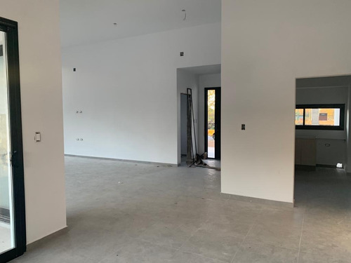 Imagen 3 de 13 de Casa En Venta De Tres Dormitorios, Barrio Cerrado El Bosque, Zona Norte, Córdoba