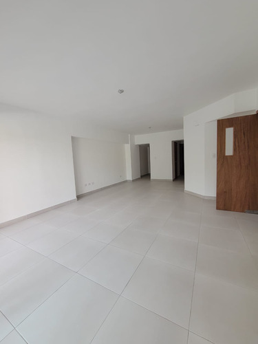 Imagen 3 de 22 de Apartamento De 3 Habitaciones En Alquiler