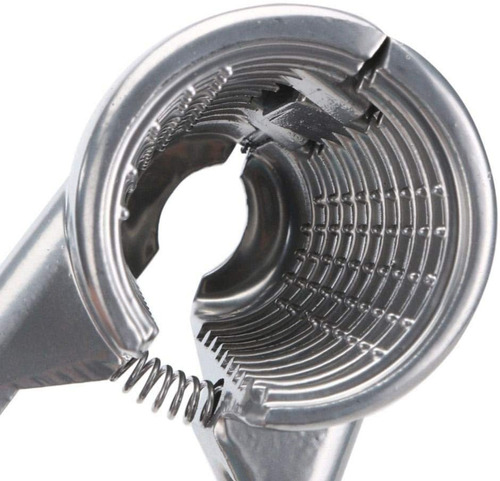 Imagem 5 de 8 de Quebra Nozes Descascador Abridor Castanha Metal 16cm Kehome
