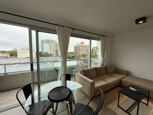 Departamento 2 Ambientes Amoblado Con Balcón Y Cochera! - Ba