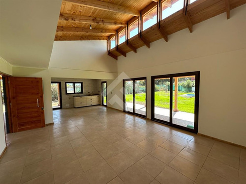 Arriendo En Tlgte Casa 3d 3b Con Piscina Y Riego En 1000 Mts