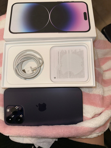 Apple iPhone 14 Pro Max (256 Gb) - Morado Oscuro 1 Año De Uso Estética 100 (Usado)