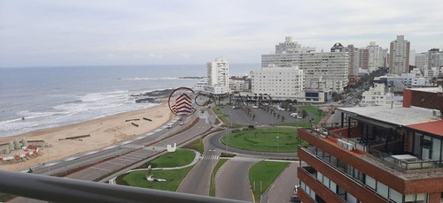 Apartamento En Peninsula - Punta Del Este- Ref: 2343