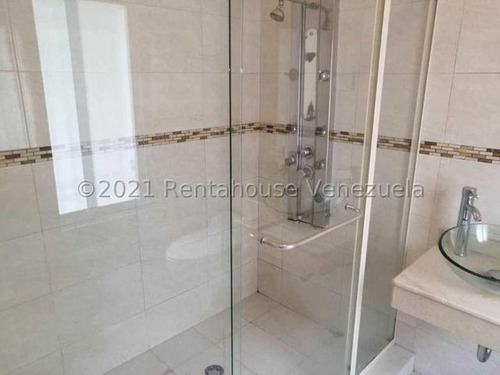 Imagen 20 de 30 de Mls #22-12709 Bella Quinta Con Amplios Espacios, En Calle Cerrada Con Vigilancia Las 24 Horas, Excelente Seguridad, 8 Puestos De Estacionamiento, Cerco Eléctrico, Amplio Deposito, Bello Jardín. Afm