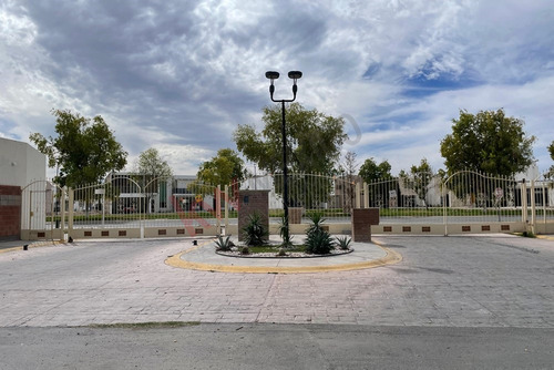 Terreno En Venta En Villas Del Renacimiento, Torreón