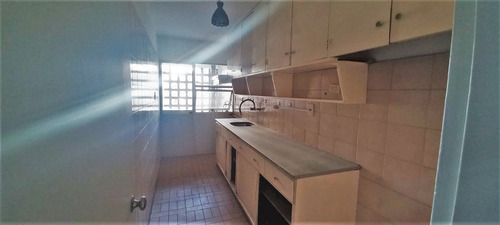 Imagen 10 de 11 de En Venta Luminoso Apartamento De 3 Dormitorios En Barrio Sur