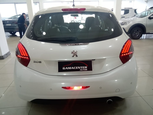 Imagen 11 de 25 de Peugeot 208 Feline Blanco