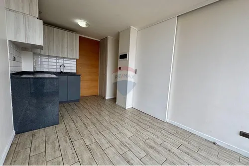 Acogedor En Piso 6 + Estac. Pasos Metro
