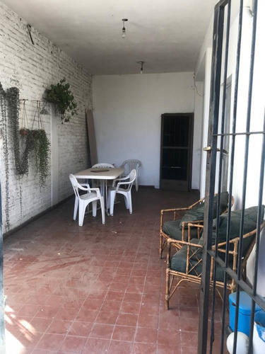 Imagen 8 de 9 de Casa Americana De 3 Ambientes Con Cochera Y Parque