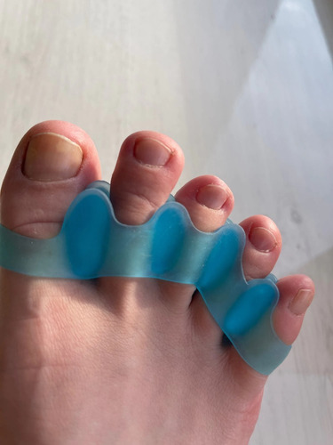 Imagem 5 de 10 de Separador Silicone Para Dedos Pés - Calos - Joanete - 1 Par