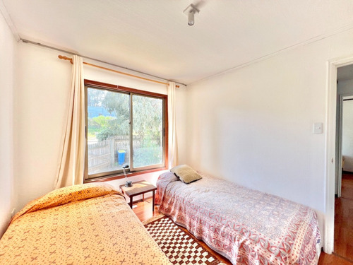Venta De Interesante Casa A Pasos De Todo, Cachagua