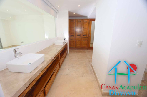 Imagen 28 de 29 de Cad Vidamar Ii A Ph 1. Sala A Doble Altura Con Terraza Y Vista Al Mar