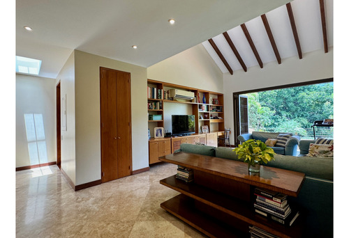 Los Chorros/hermosa Casa Amoblada/2000m2/en Alquiler