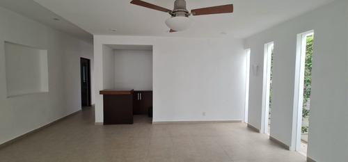 Casa En Venta En Residencial Cumbres