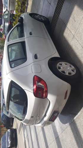 Renault Sandero Authentique 1.0 (flex)