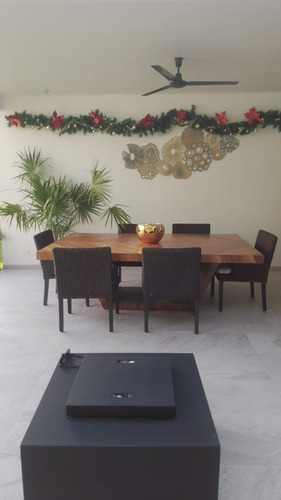 Casa En Venta En Jiutepec, Cocadas, Con Acceso Controlado, Alberca Y Loft Independiente.