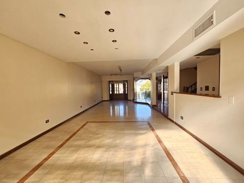 Espect Casa-pilet-jardi-parr-playrrom-quinta Galli