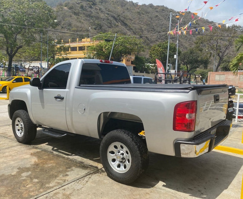 Imagen 2 de 8 de Chevrolet Silverado Automatico Ls