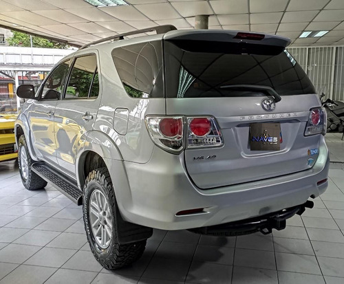 Imagen 5 de 11 de Toyota Fortuner 2014