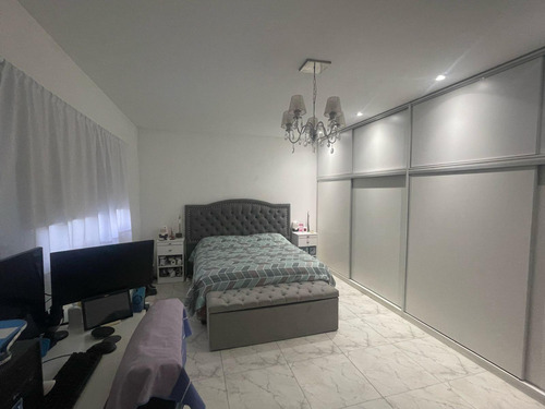 Casa En Venta - 3 Dormitorios 3 Baños - 4 Cocheras - 210mts2 - Haras Del Sur Ii