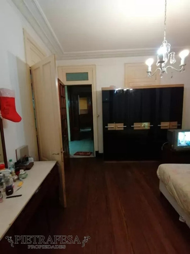 Apartamento En Venta, 2 Dormitorios, 1 Baño, Cerro Largo, Centro.