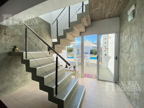 Imagen 8 de 30 de Venta: Casa 5 Dormitorios Primera Linea Montoya La Barra