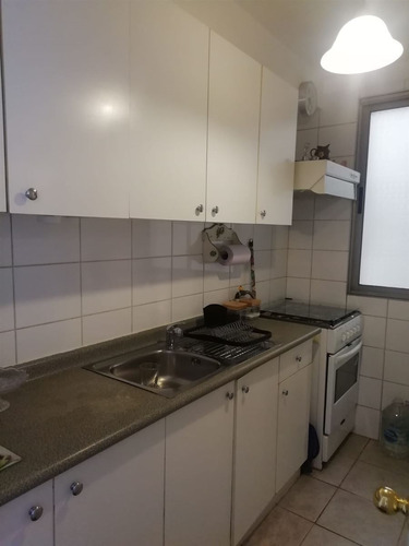 Venta De Amplio Y Cómodo Departamento En Metro Rondizzoni