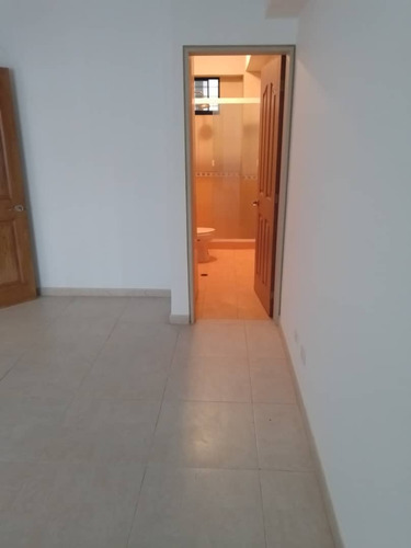 Apartamento De Oportunidad Remodelado, Piso 2, Urb. Puerto Encantado, Resid. Aqua, Higuerote