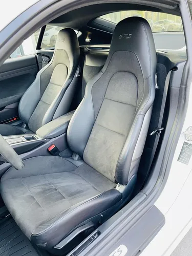 Porsche Cayman 2022