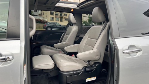 Toyota Sienna 3.5 Limited At