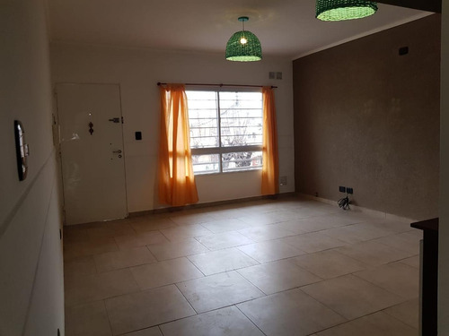 Imagen 7 de 13 de Departamento Dos Ambientes Y Medio En Venta Al Frente