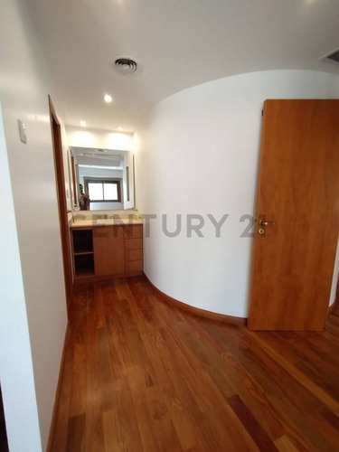 Departamento En Venta 3 Dormitorios Con Cochera En La Plata Ubicado En Calle 14 Entre 44 Y 45, A