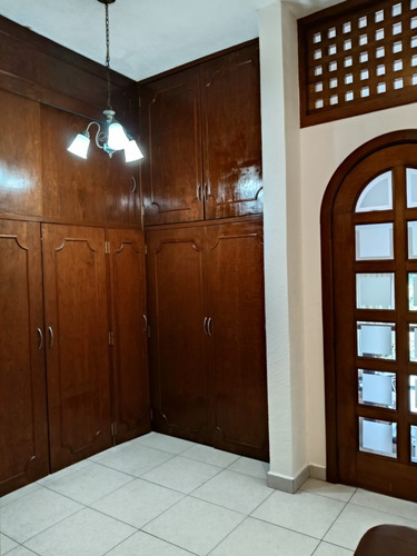 Casa En Venta En Fracc. Junto Al Río, Temixco. | Amplios Espacios En Zona Residencial.