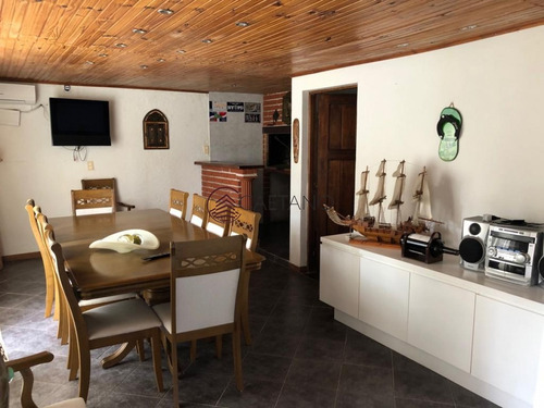 Preciosa Casa En Jardines De Córdoba - Ref: 178