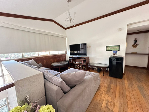 Casa Remodelada Y Llena De Espacios En El Corazón De Pedregal De San Francisco