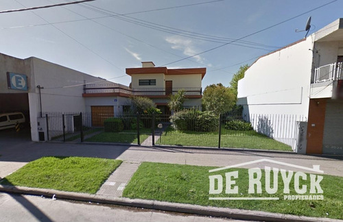Casa Sobre 2 Lotes A 1 Cuadra Y Media De Monteagudo