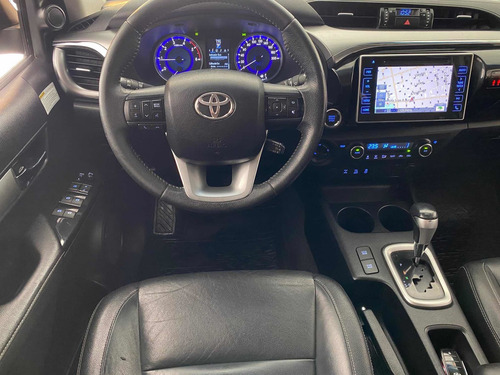 Toyota Hilux 2.8 Cd Srx 177cv 4x4 At 2016 2234003316