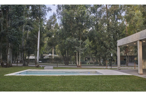 Casa De 3 Dormitorios Con Cochera, Galería Y Piscina