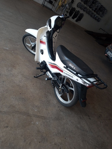 Imagem 3 de 7 de Bull Khrisma 50cc