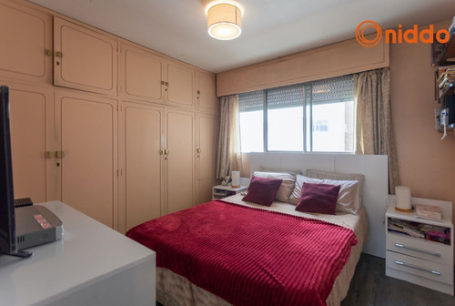 Imagen 7 de 19 de Venta De Apartamento Reciclado En Malvín. Rambla República De Chile Y Colombes. Superficie Cubierta De 57 M2. De 1978, Reciclado En 2022. Excelente Estado. Alquila Garaje Doble.