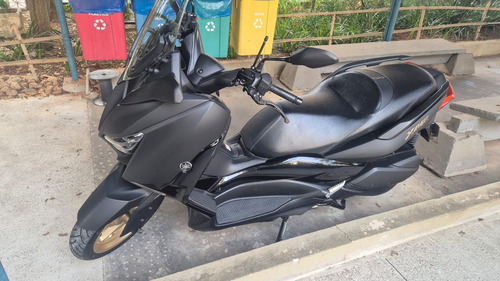 Preta Com Roda Dourada, Único Dono, Nova, Sem Nenhum Detalhe