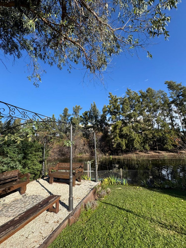 Venta Casa Con Vista Al Lago Central En Barrio La Isla, Nordelta.