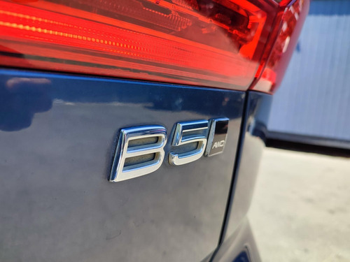 Volvo XC60 B5 II MOMENTUM 4WD